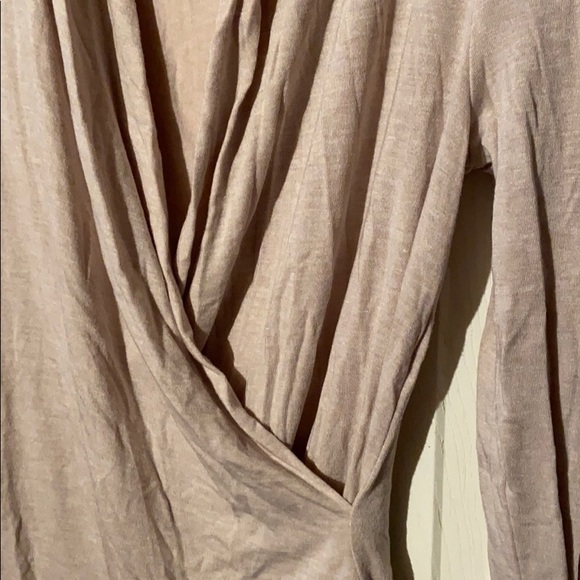 (S) Super soft Banana Republic Top - Picture 2 of 4